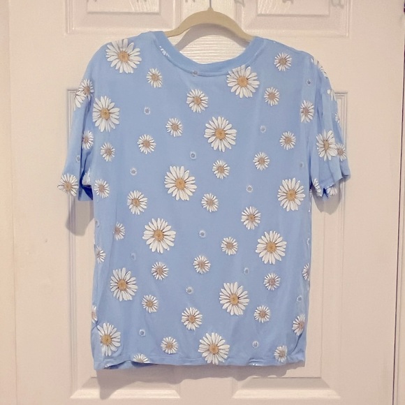♥️Blue Daisy Top with Pocket and Tie Front - Picture 6 of 6